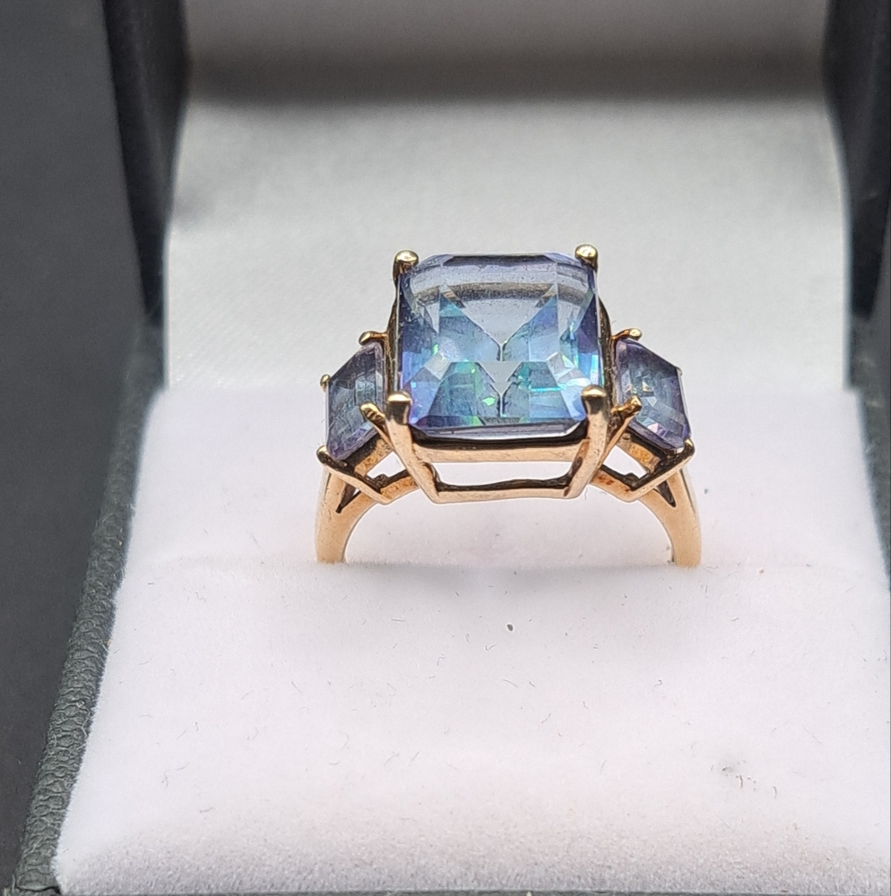 10k Yellow Gold Emerald Cut Alexandrite Ring- 8.5 tcw